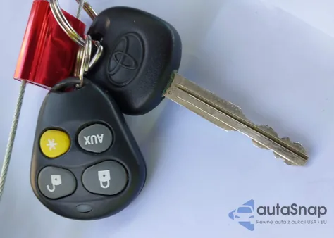 2007 Toyota Camry Ce z USA, uszkodzony, nr VIN 4T1BE46K07U622980